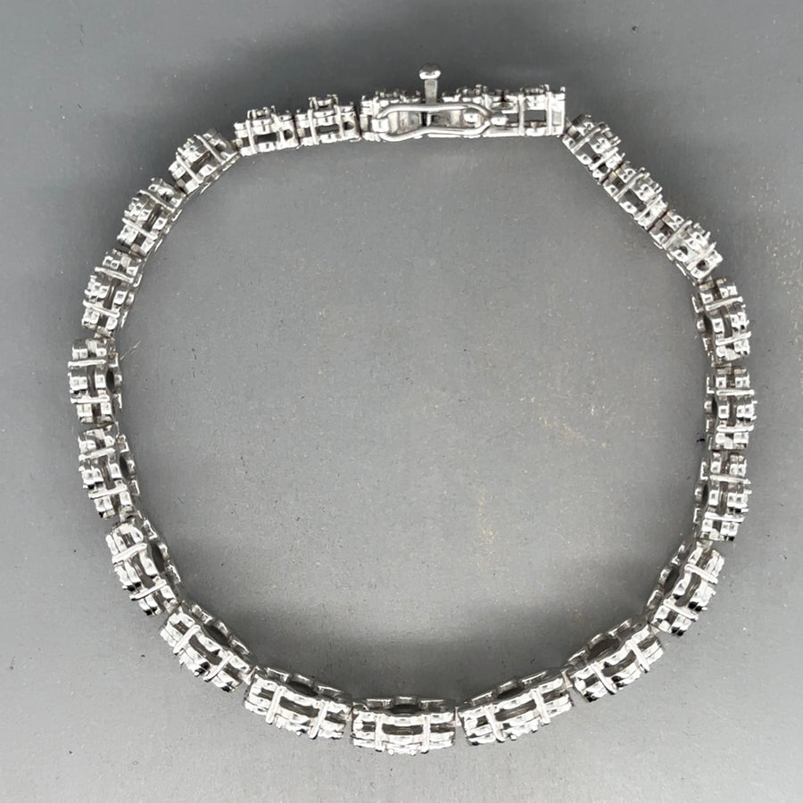 9ct White Gold Diamond Set Bracelet (c. 1.20ct)