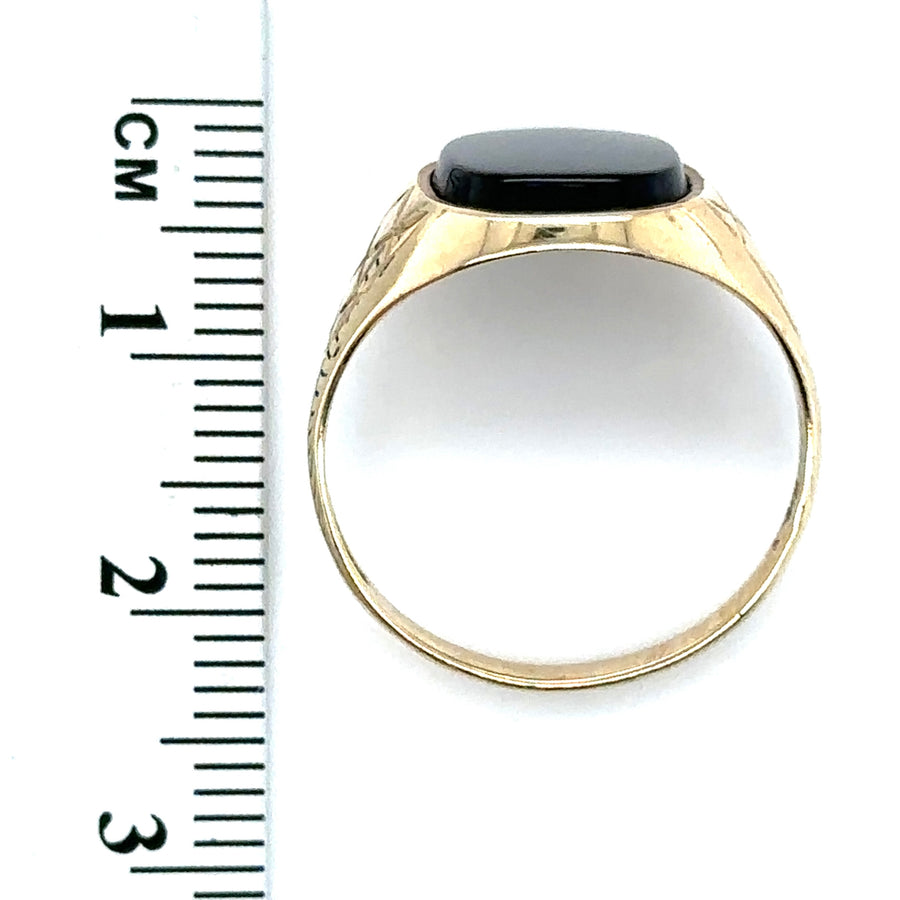 9ct Yellow Gold Onyx Ring - Size P 1/2