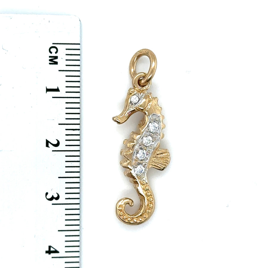9ct Yellow Gold Cubic Zirconia Seahorse Pendant