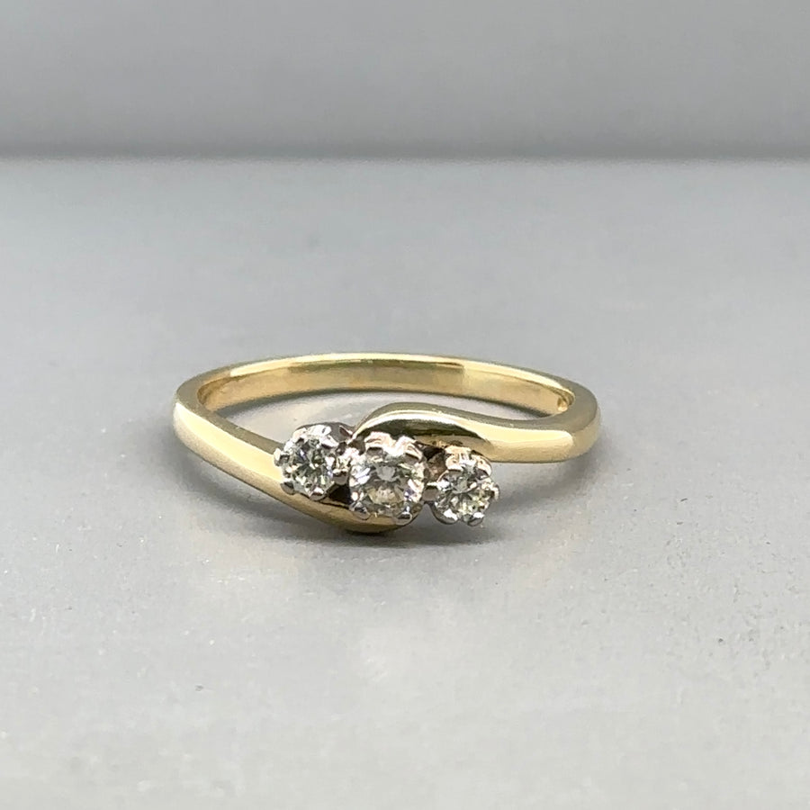 18ct Yellow Gold Three Stone Diamond Ring (c. 0.25ct) - Size Q