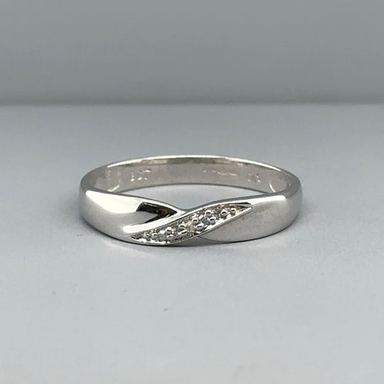 9ct White Gold Diamond Ring - Size N 1/2