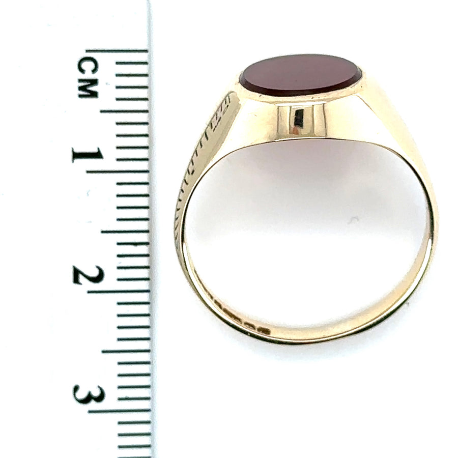 9ct Yellow Gold Red Onyx Ring - Size S