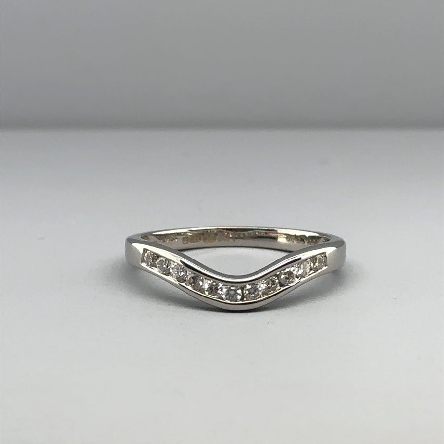 18ct White Gold Diamond Chevron Ring (c. 0.20ct) - Size N