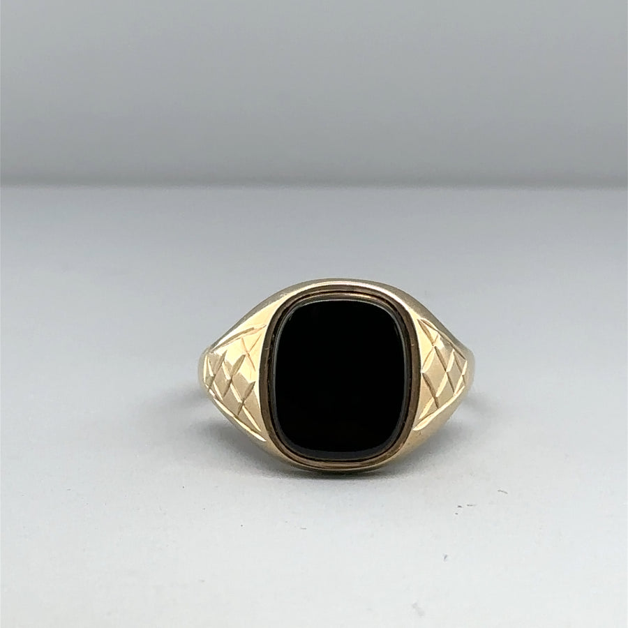 9ct Yellow Gold Onyx Ring - Size P 1/2