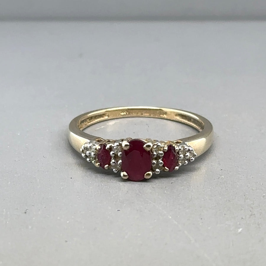 9ct Yellow Gold Garnet and Diamond Ring - Size P