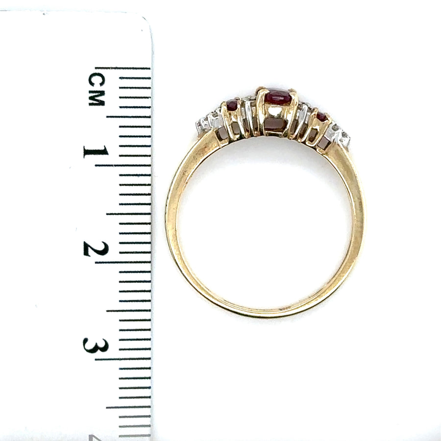 9ct Yellow Gold Garnet and Diamond Ring - Size P
