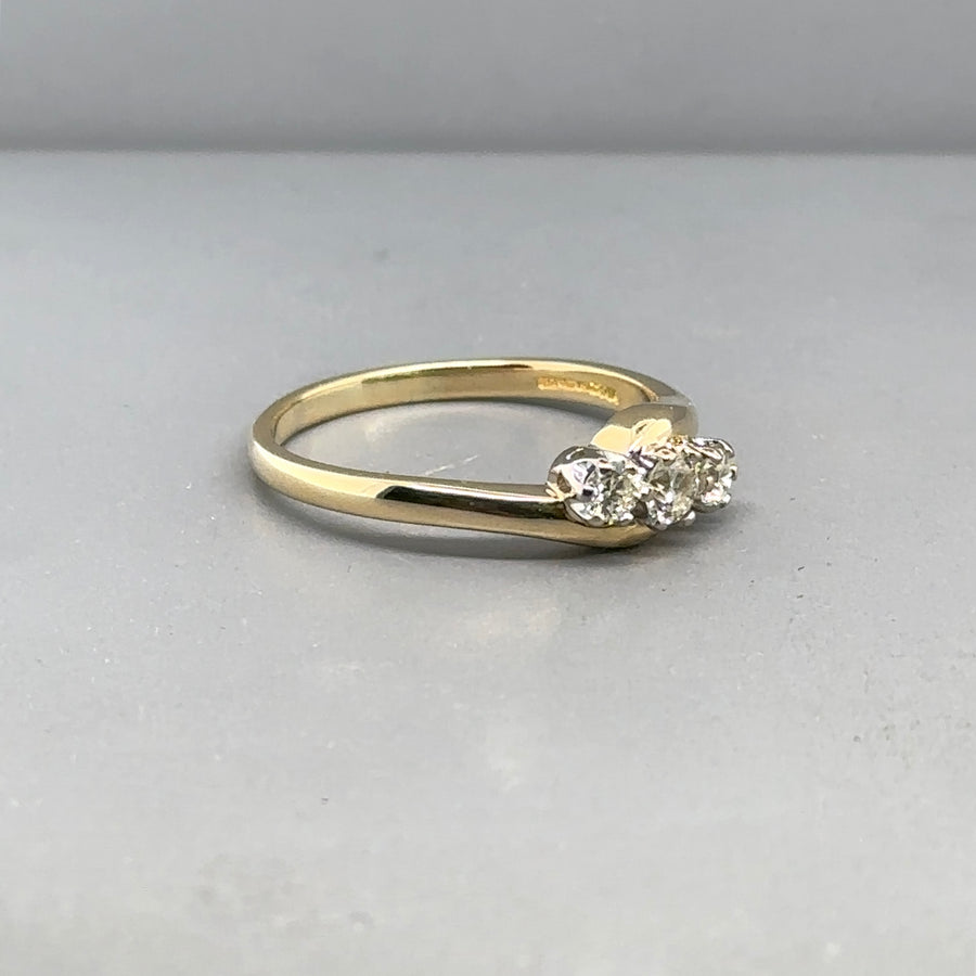 18ct Yellow Gold Three Stone Diamond Ring (c. 0.25ct) - Size Q