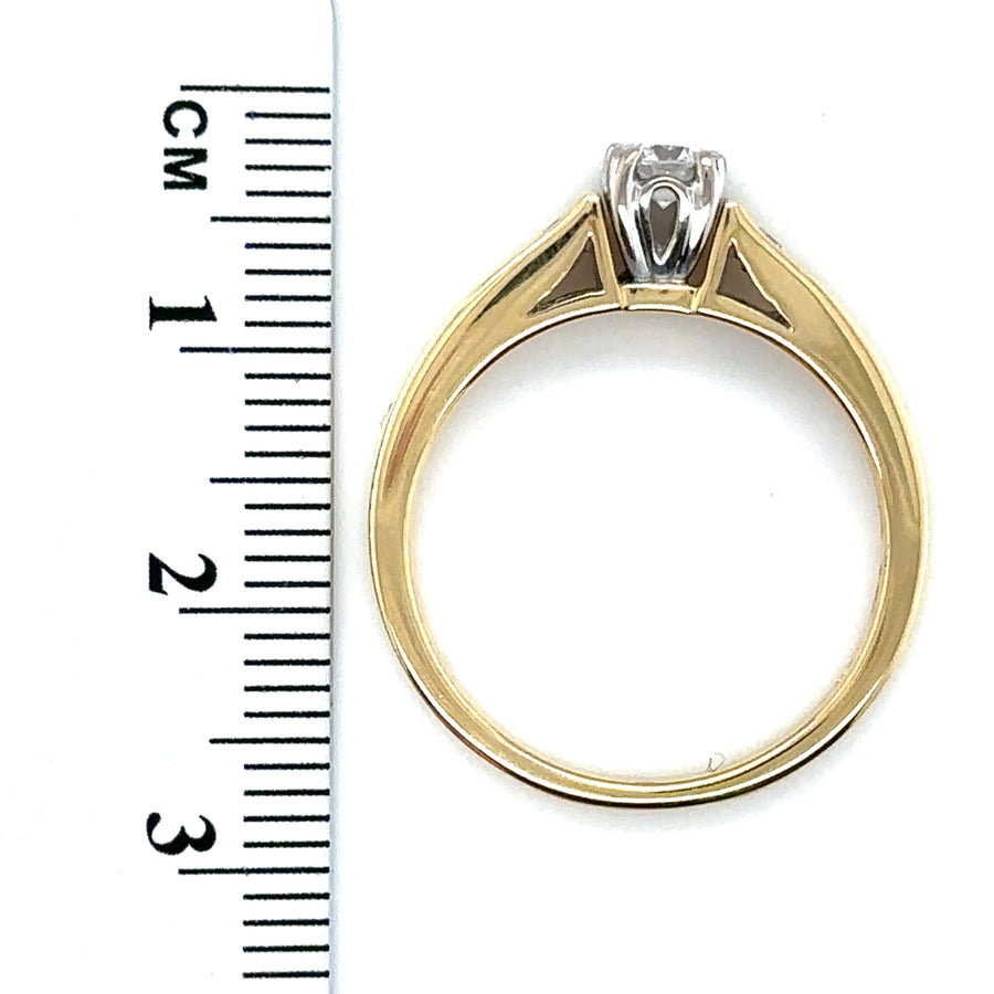 18ct Yellow Gold Single Stone Diamond Ring with Diamond Shoulders (c. 0.60ct) - Size P