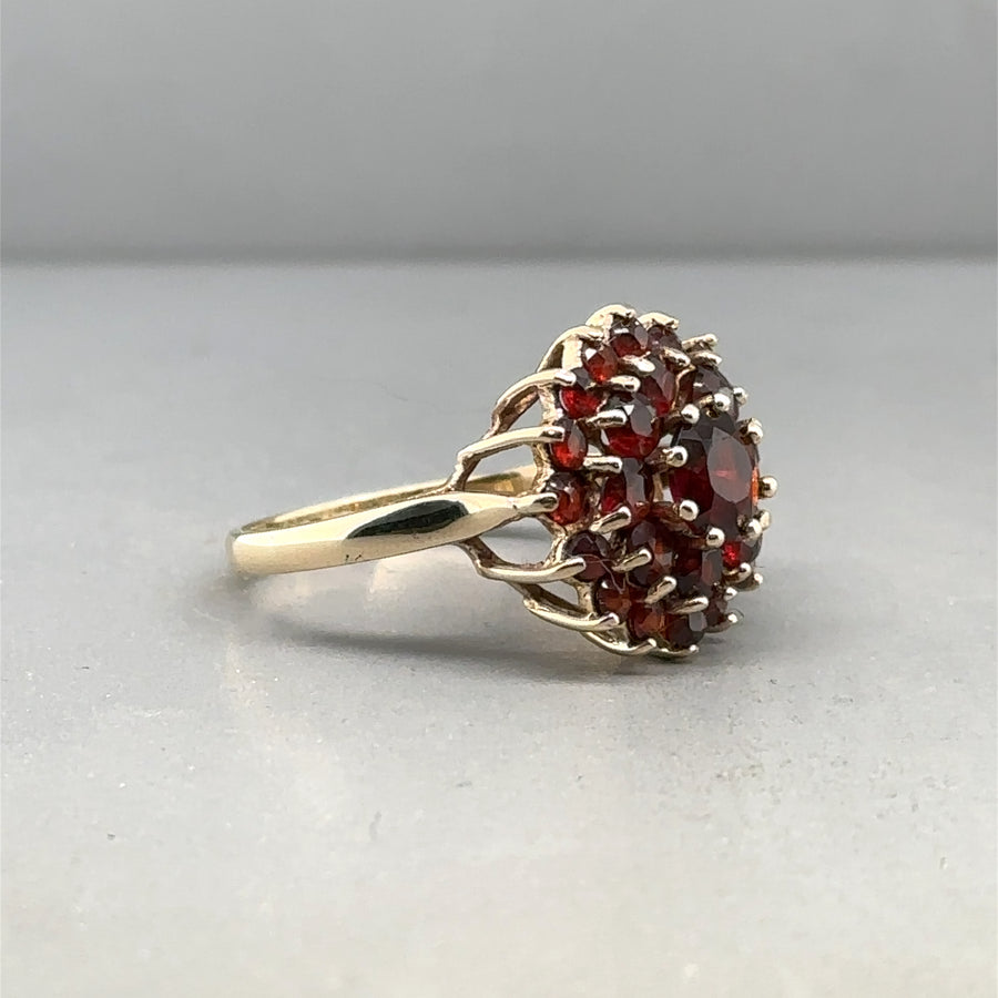 9ct Yellow Gold Garnet Cluster Ring - Size L