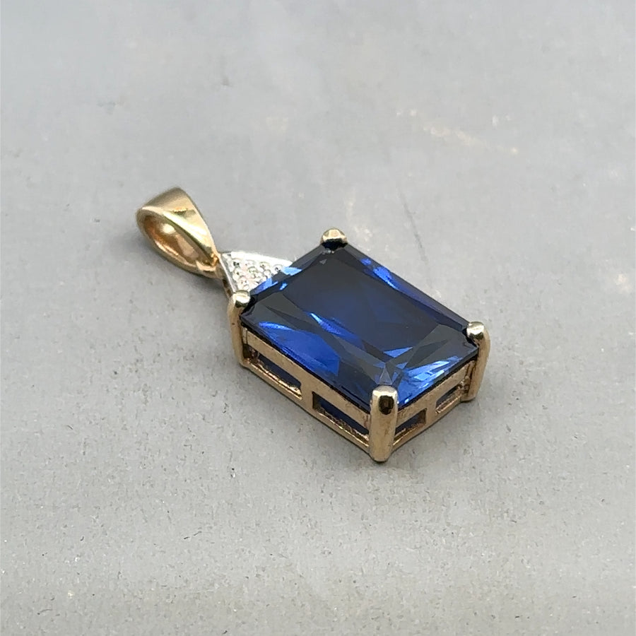 9ct Yellow Gold Large Synthetic Stone and Diamond Pendant