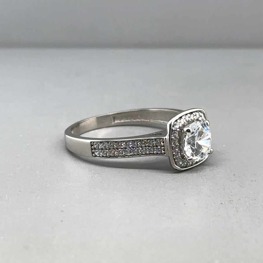 9ct White Gold Cubic Zirconia Ring - Size P