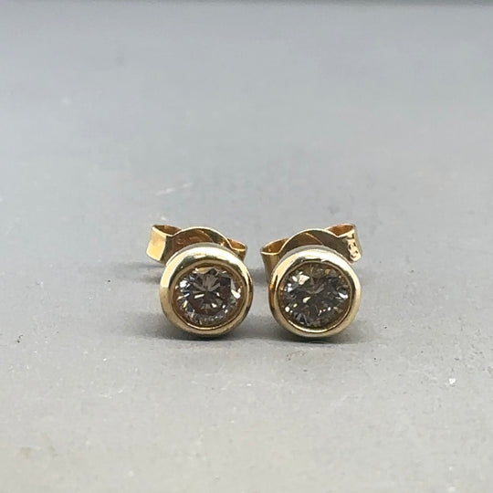 18ct Yellow Gold Single Stone Diamond Stud Earrings (c. 0.65 - 0.70ct)