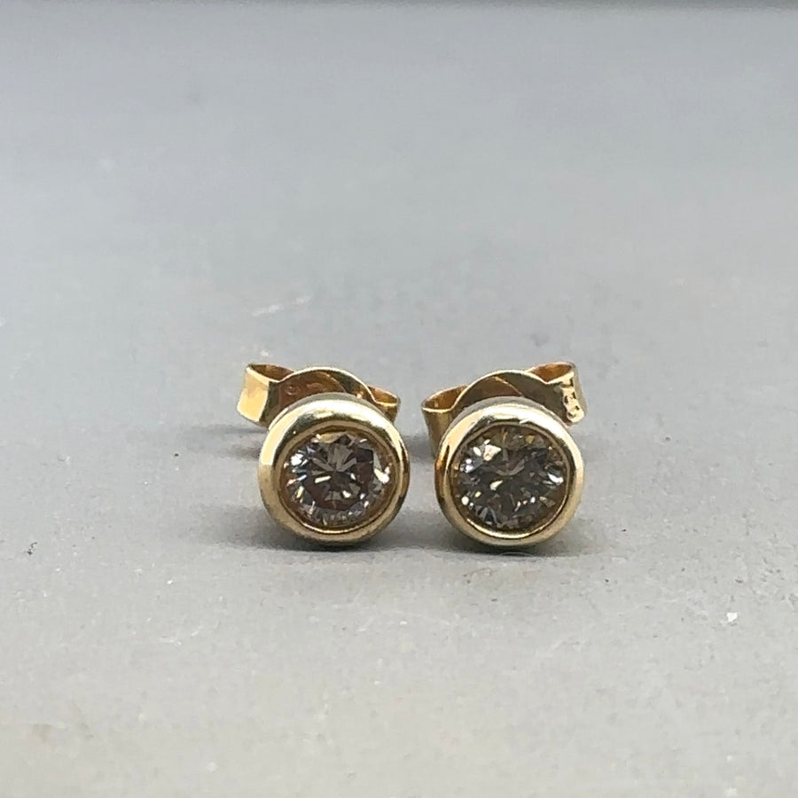 18ct Yellow Gold Single Stone Diamond Stud Earrings (c. 0.65 - 0.70ct)