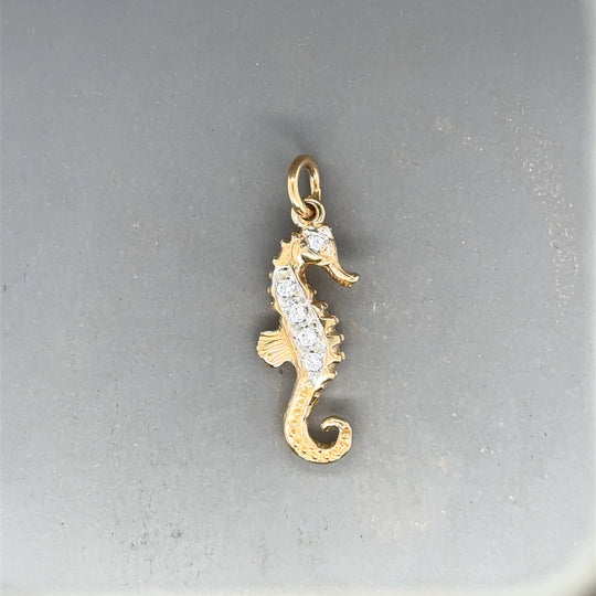 9ct Yellow Gold Cubic Zirconia Seahorse Pendant