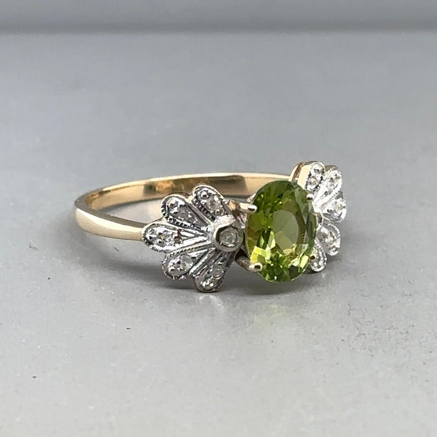 9ct Yellow Gold Peridot and Diamond Ring - Size R