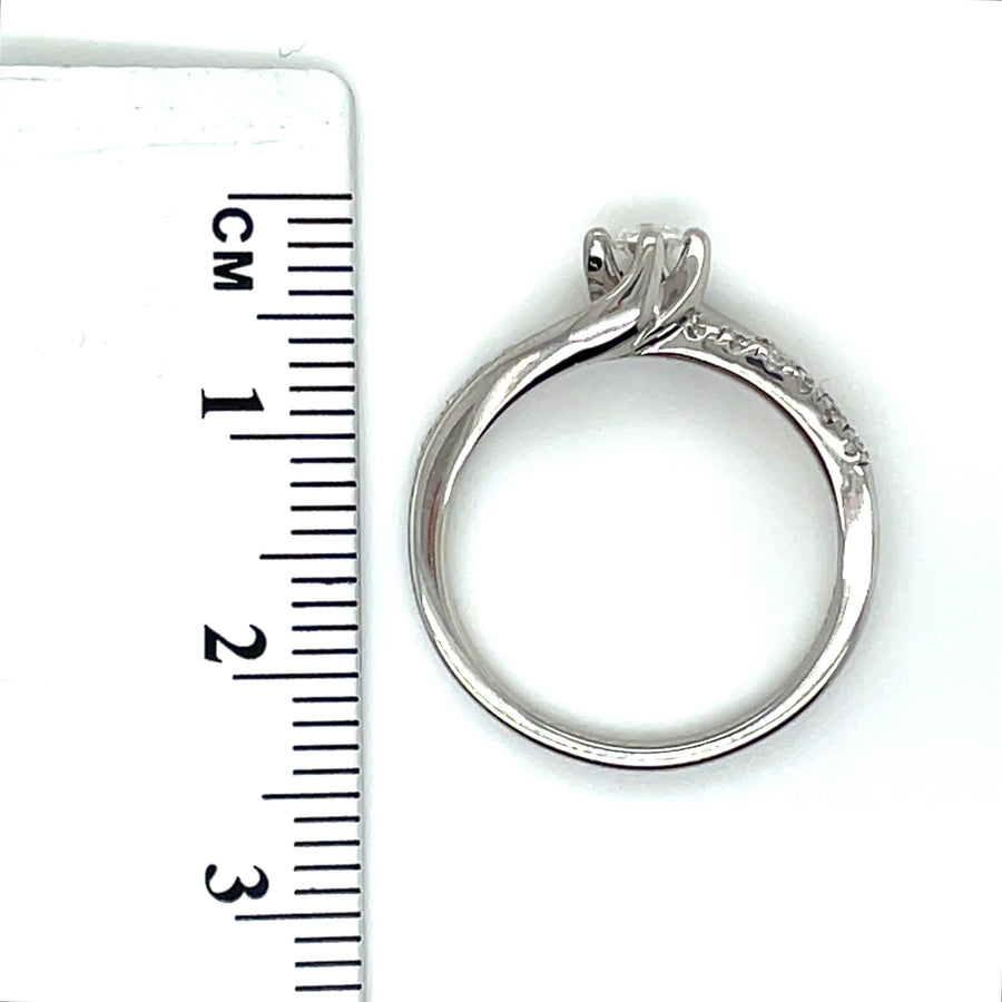 18ct White Gold Single Stone Diamond Ring With Diamond Shoulders (c. 0.25ct) - Size K