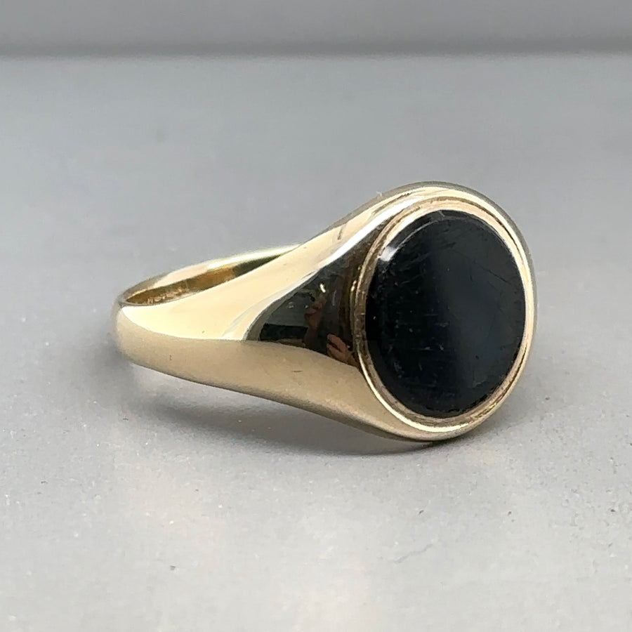 9ct Yellow Gold Onyx Ring - Size T