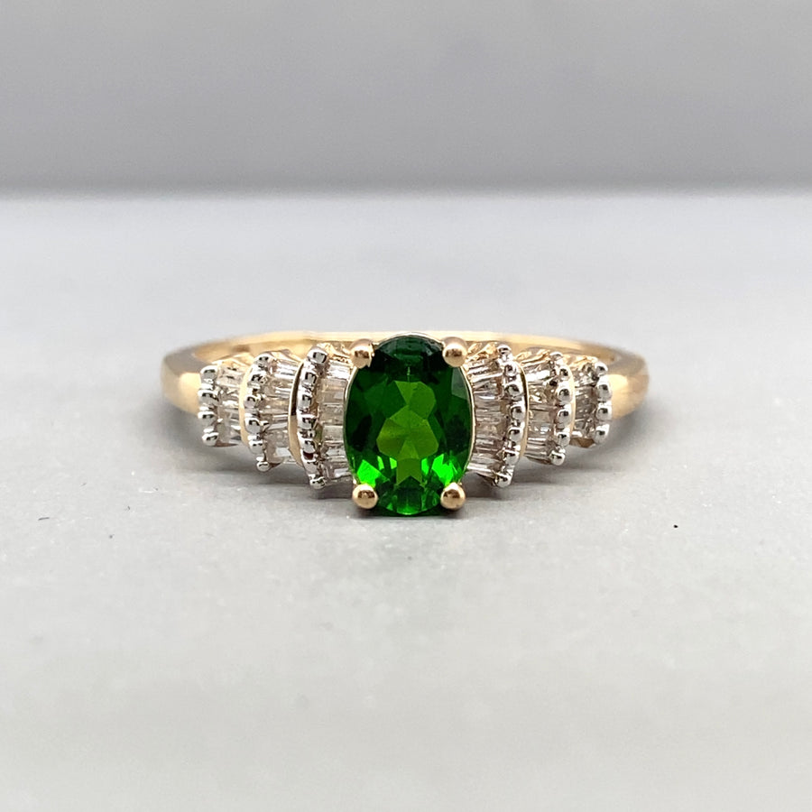 9ct Yellow Gold Diamond and Diopside (c. 0.60ct) - Size Q