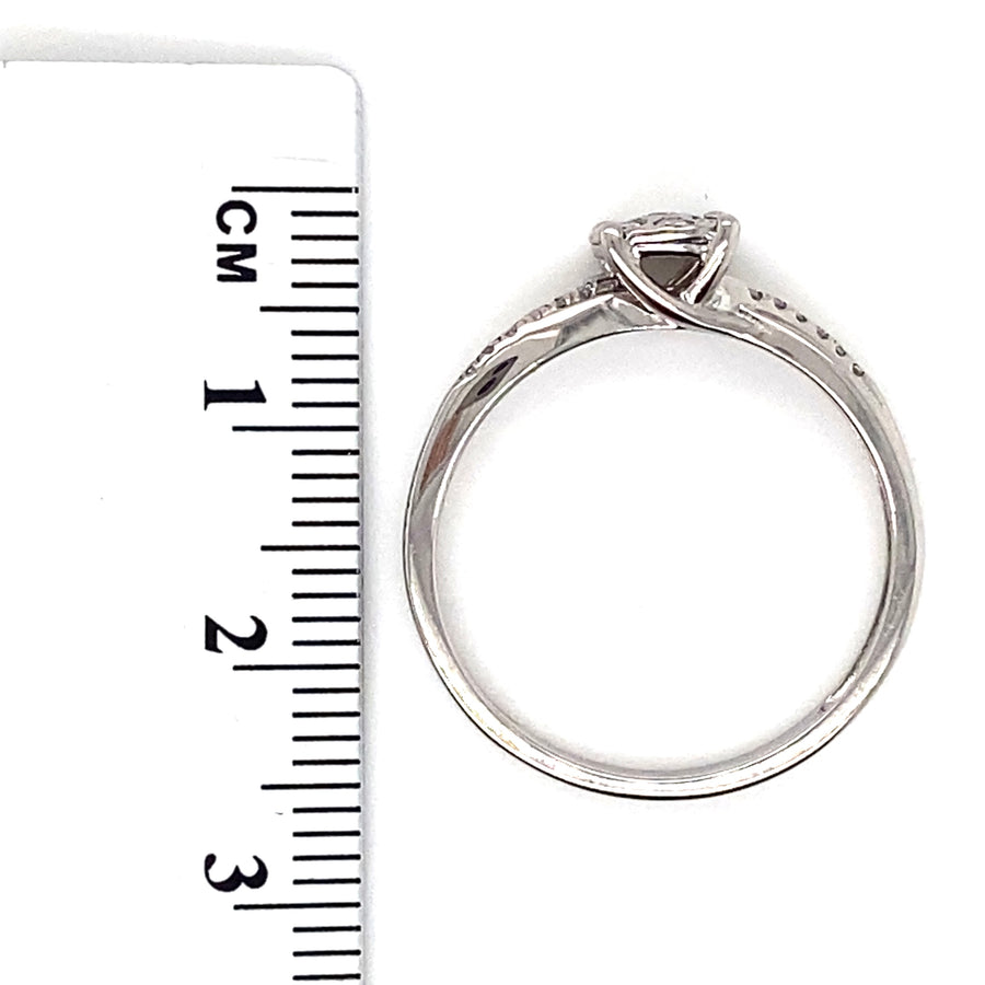 9ct White Gold Diamond Fancy Ring (c. 0.20ct) - Size R