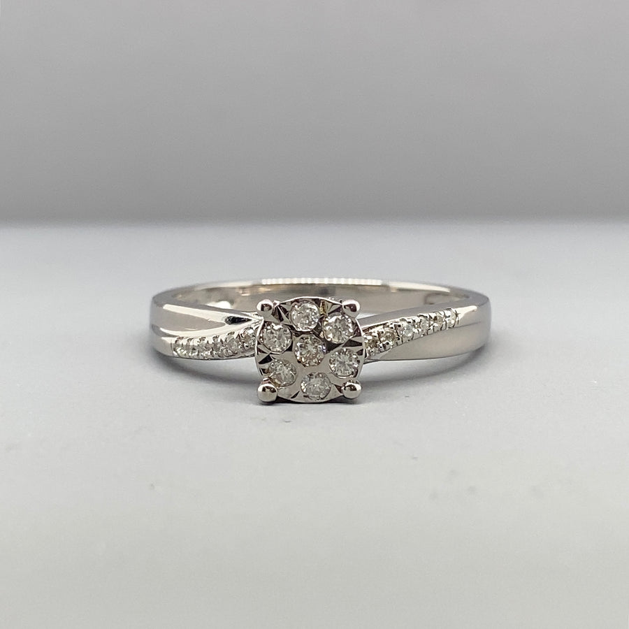 9ct White Gold Diamond Fancy Ring (c. 0.20ct) - Size R