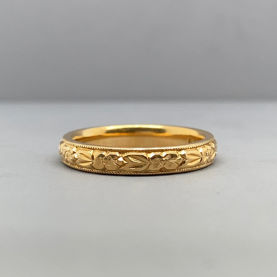 18ct Yellow Gold Floral Patterned Band Ring - Size I