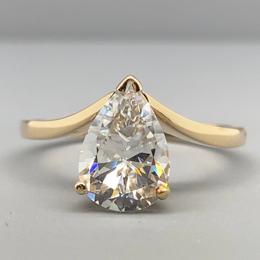 14ct Yellow Gold Cubic Zirconia Pear Shape Ring - Size P