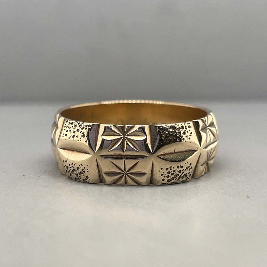 9ct Yellow Gold Patterned Band Ring - Size O 1/2