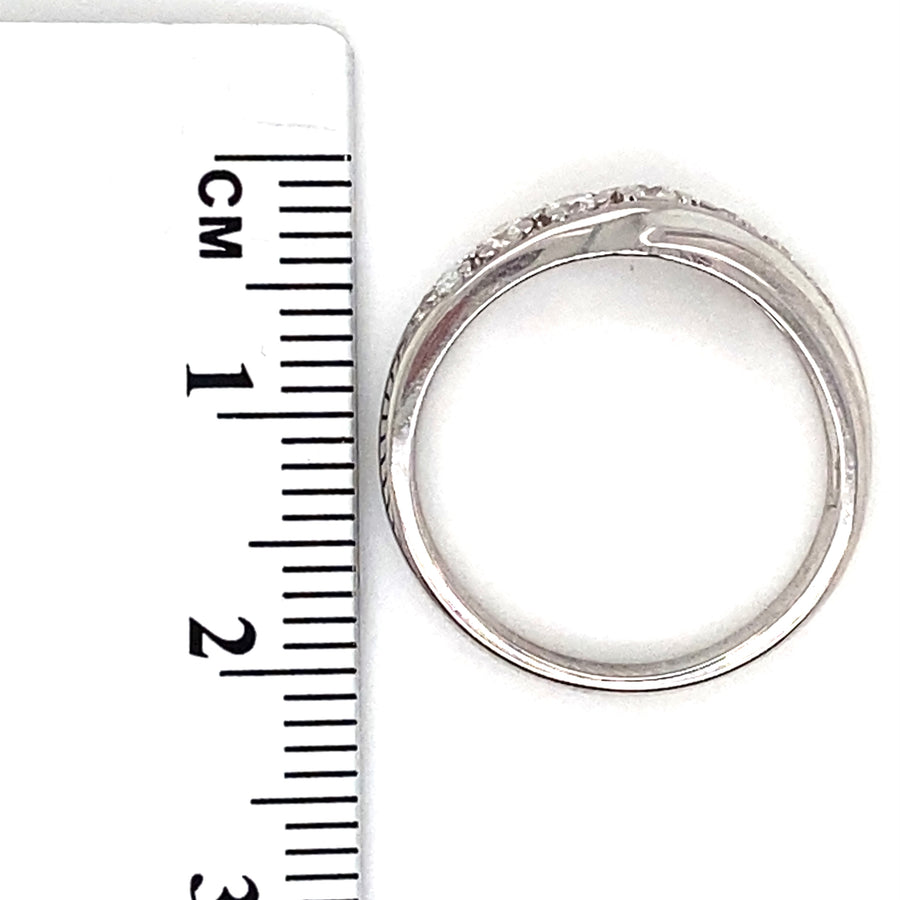 9ct White Gold Diamond Crossover Ring (c. 0.25ct) - Size J 1/2