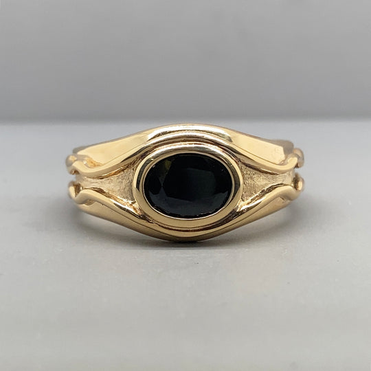 9ct Yellow Gold Black Synthetic Stone Ring - Size X