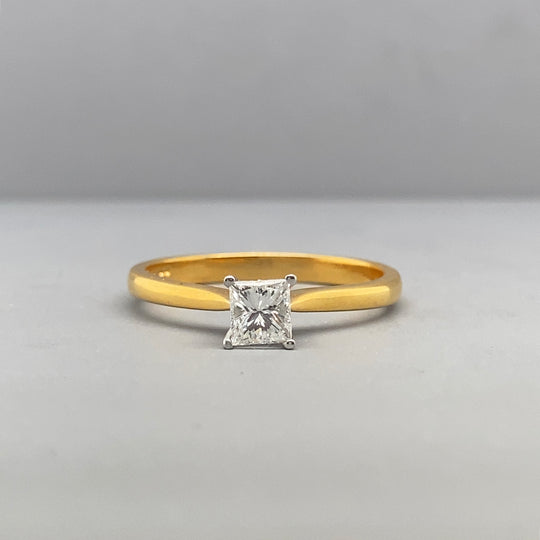 18ct Yellow Gold Single Stone Princess Cut Diamond Ring (C. 0.25ct) - Size N