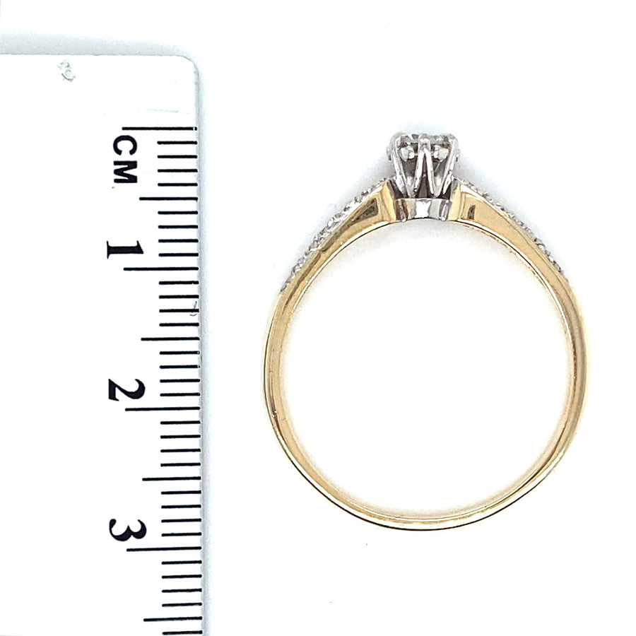 14ct Yellow Gold Single Stone and Diamond Shoulders Ring (c. 0.32ct) - Size W