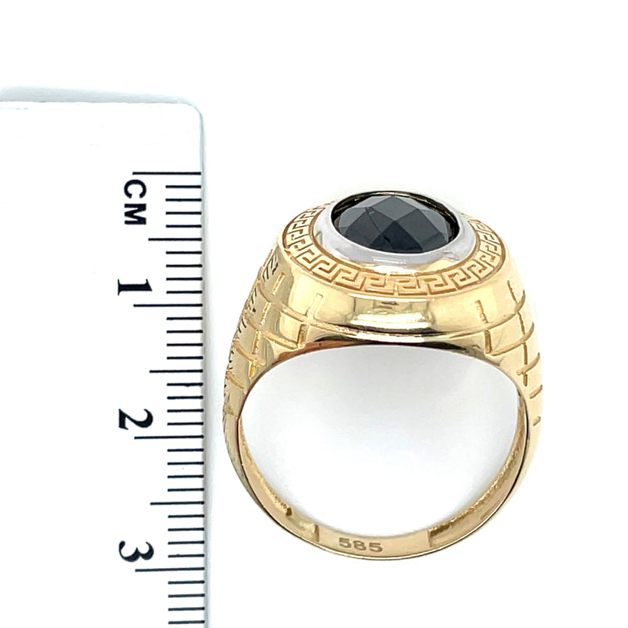 14ct Yellow Gold Synthetic Black Stone Ring - Size V 1/2