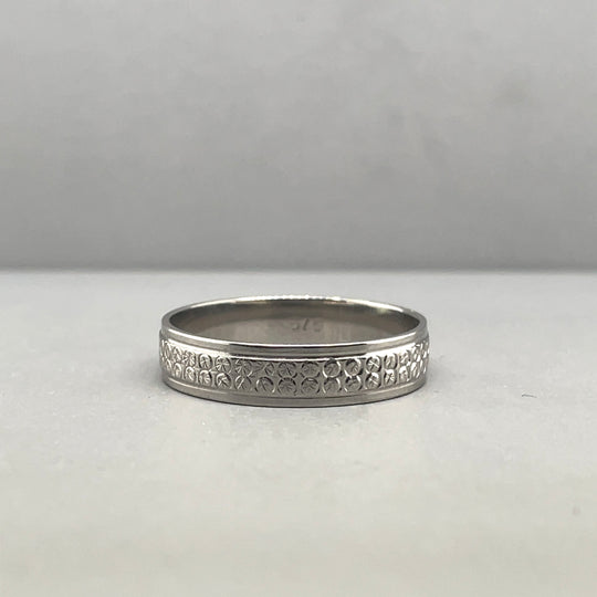 9ct White Gold Patterned Band Ring - Size Q