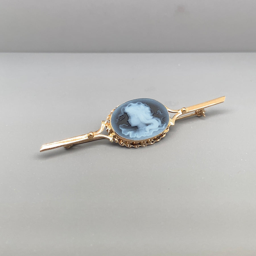 14ct Yellow Gold Blue Cameo Brooch