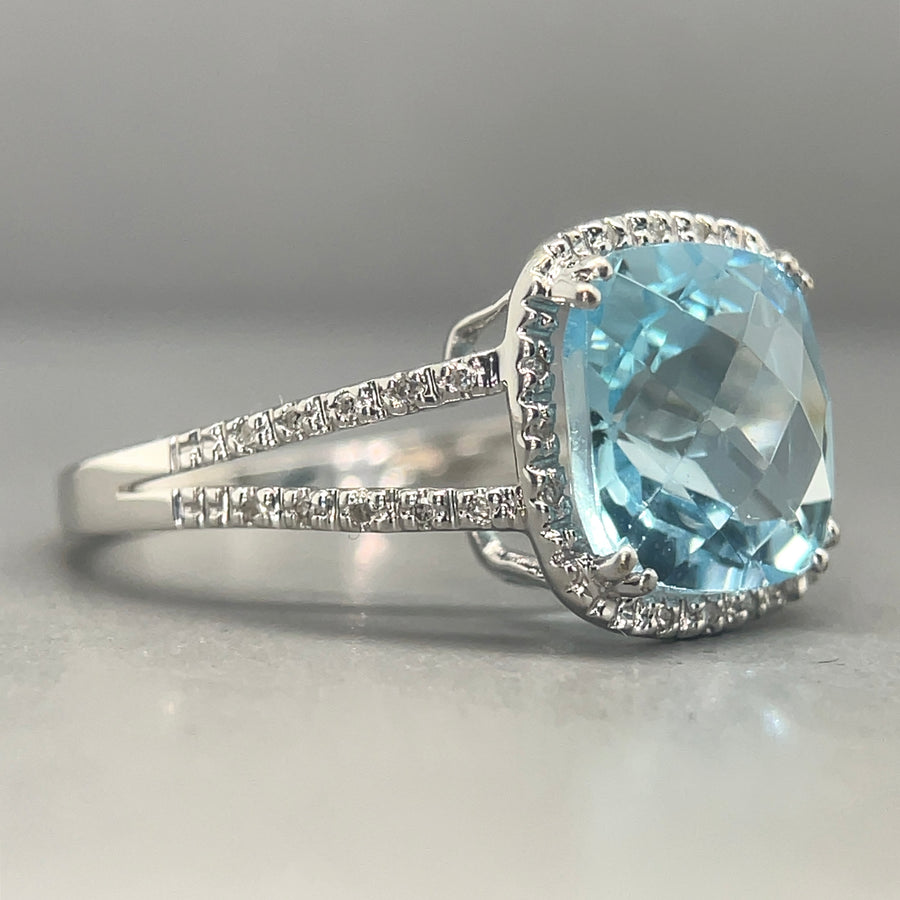 9ct White Gold Diamond and Blue Topaz Ring (c. 0.25ct) - Size N