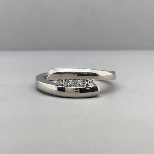 9ct White Gold Diamond Ring - Size K