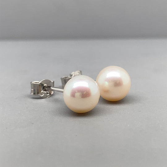 18ct White Gold Cultured Pearl Stud Earrings