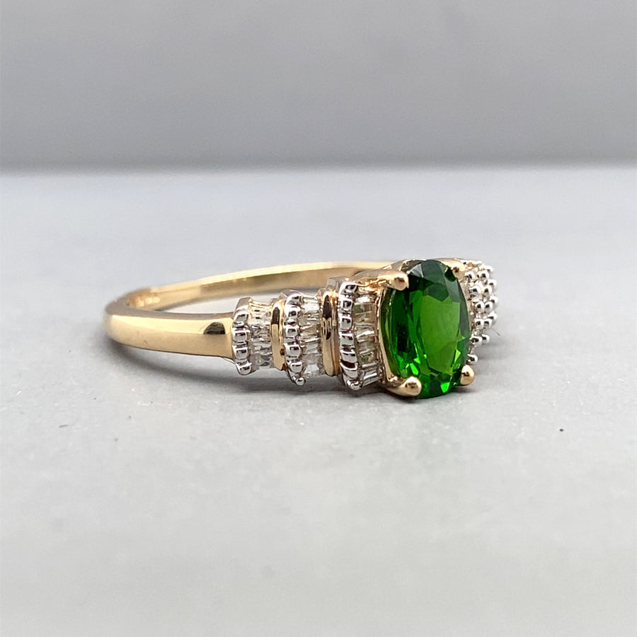 9ct Yellow Gold Diamond and Diopside (c. 0.60ct) - Size Q