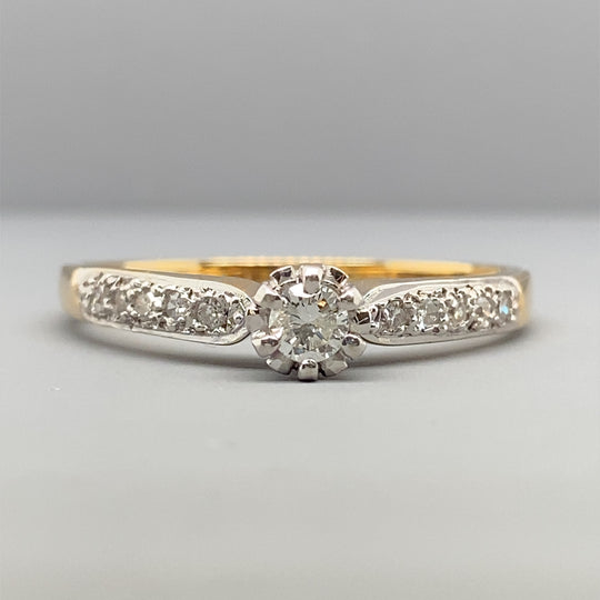 14ct Yellow Gold Single Stone and Diamond Shoulders Ring (c. 0.32ct) - Size W