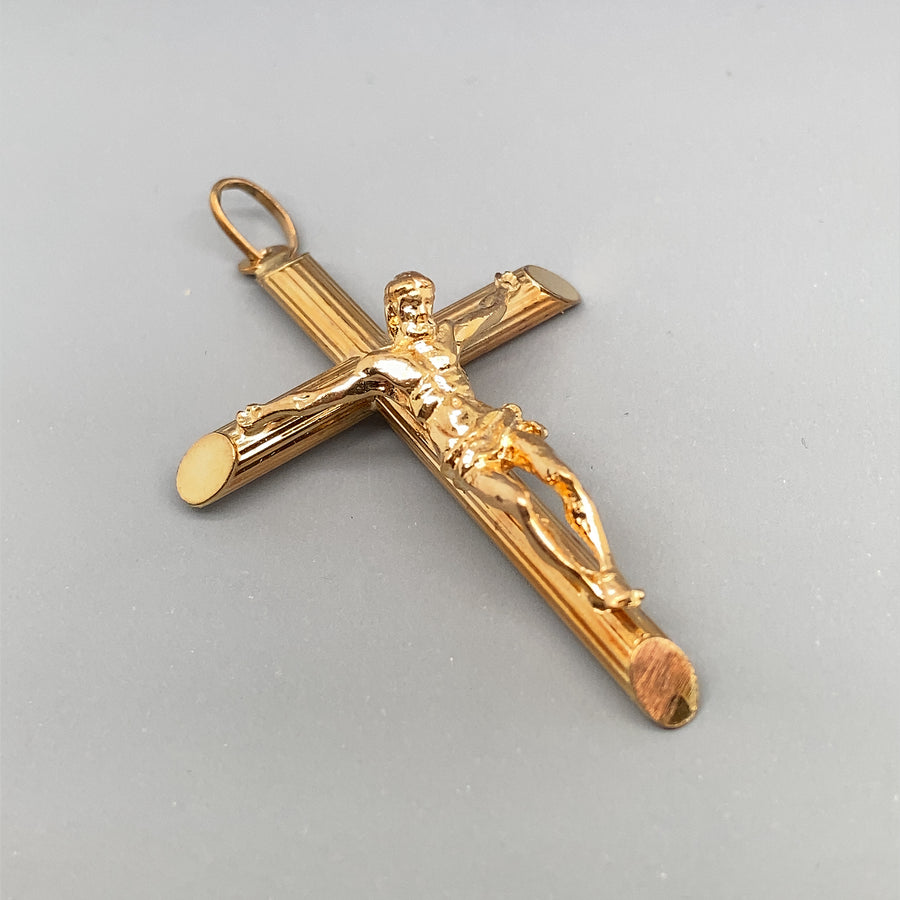 9ct Yellow Gold Crucifix pendent