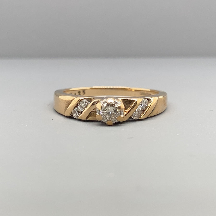 9ct Yellow Gold Diamond Ring (c. 0.25ct) - Size N