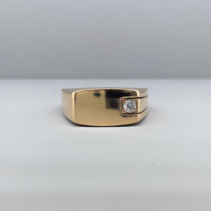 9ct Yellow Gold Single Stone Diamond Signet Ring - Size V 1/2