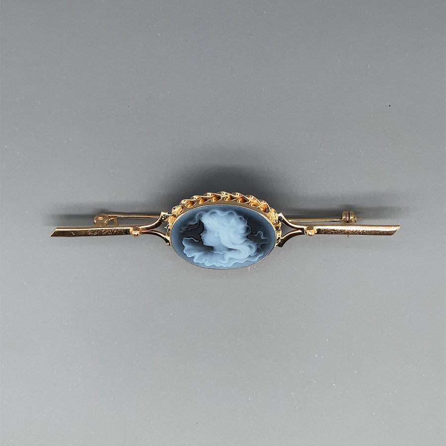 14ct Yellow Gold Blue Cameo Brooch