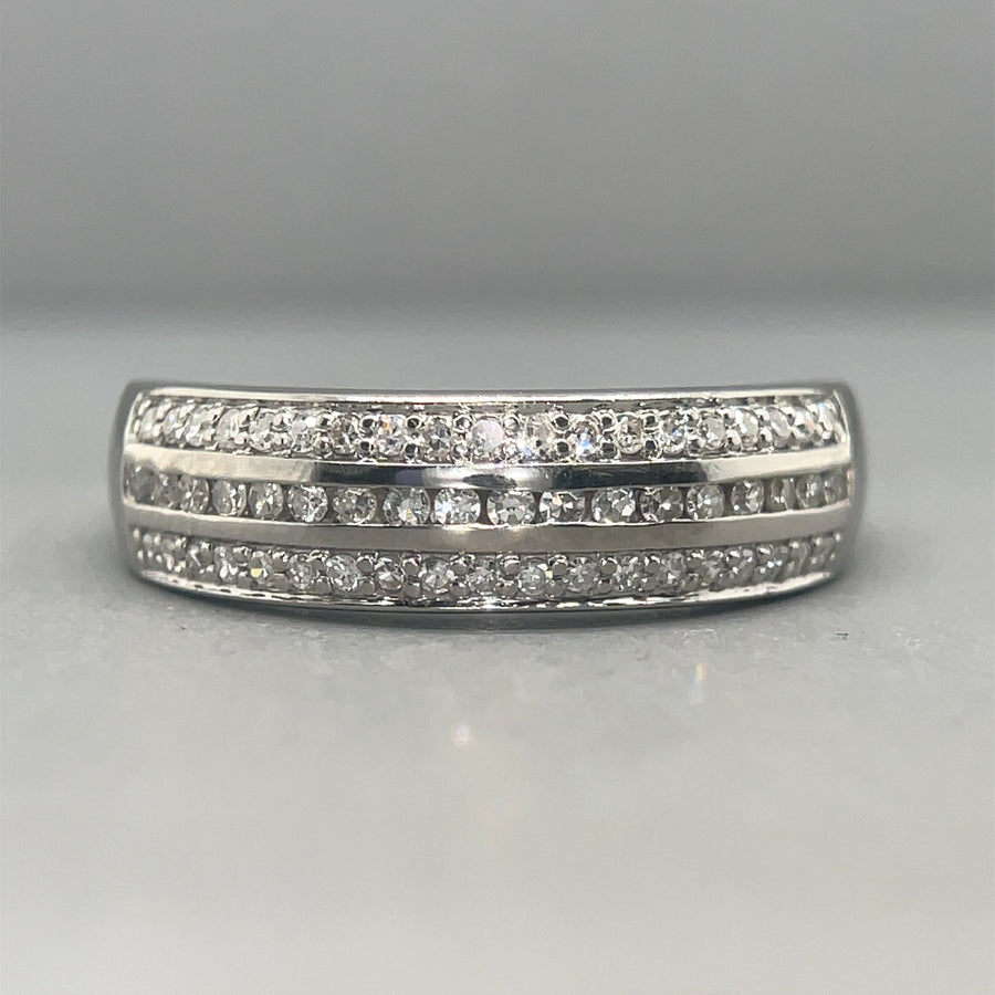 18ct White Gold Diamond Set Band Ring (c. 0.34ct) - Size P 1/2