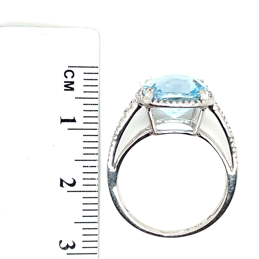 9ct White Gold Diamond and Blue Topaz Ring (c. 0.25ct) - Size N