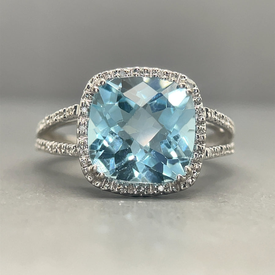 9ct White Gold Diamond and Blue Topaz Ring (c. 0.25ct) - Size N