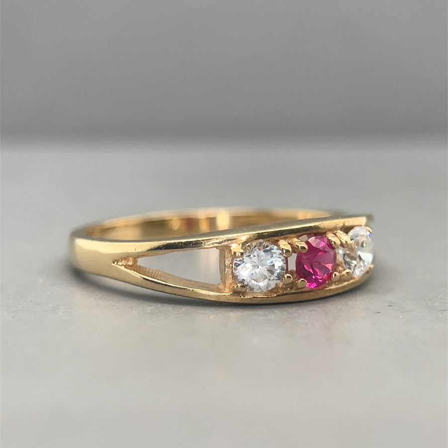 14ct Yellow Gold Pink and White Synthetic Stone Ring - Size O 1/2