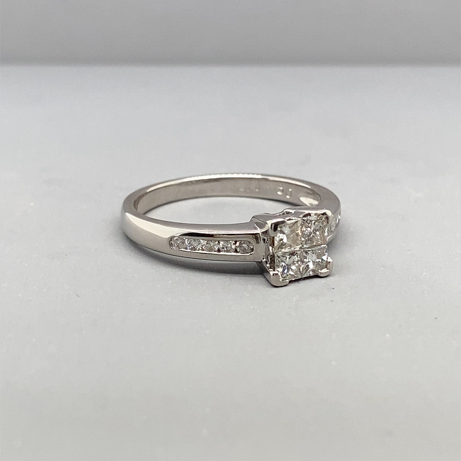 18ct White Gold Diamond Ring and Diamond Shoulders (c. 0.50ct) - Size M 1/2