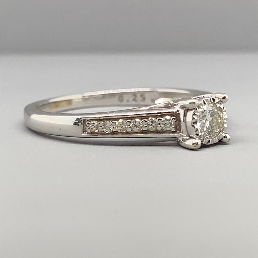 9ct White Gold Diamond Ring (c. 0.25ct) - Size M 1/2