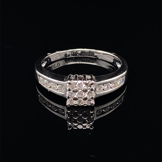 18ct White Gold Fancy Diamond Ring (c. 0.33ct) - Size J